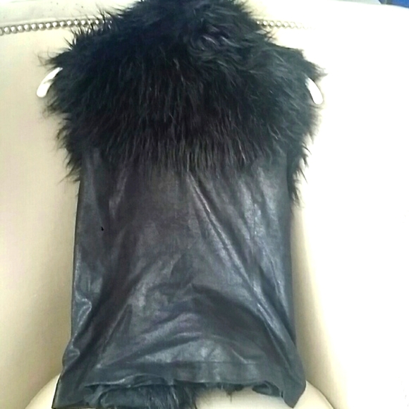 Black faux fur n suede vest - Picture 2 of 7